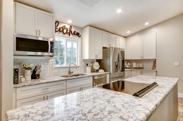 Transitional Kitchen Kitchen Remodel by Bells Construction Group project photo
